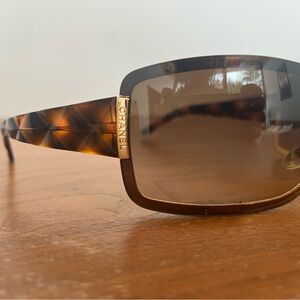 CHANEL Brown Sunglasses
